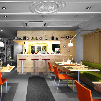 Salle de restaurant avec un comptoir de bar en fond, et des tables accompagnées de chaises disposées de chaque côté de l’espace — un agencement convivial et structuré signé Arche du Bois, pensé pour le confort et la fluidité.